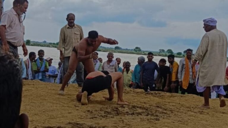 दंगल प्रतियोगिता: नामी पहलवानों के बीच कड़ी टक्कर, मुकाबला रहा रोमांचक”