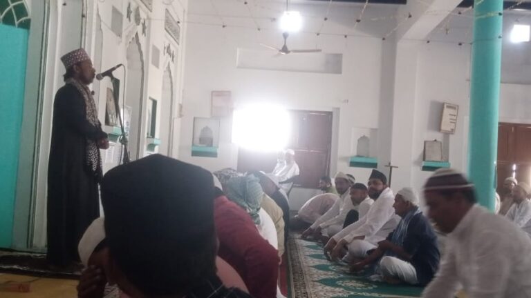 मुहम्मदाबाद में अदा की गई अलविदा जुमे की नमाज, अमन-चैन की मांगी गई दुआ—ईद की नमाज के वक्त का ऐलान