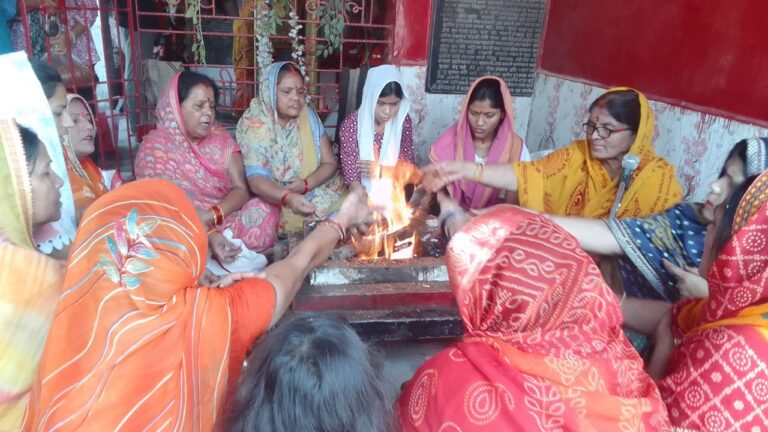 बुद्ध पूर्णिमा पर गायत्री महायज्ञ का भव्य आयोजन, सैकड़ों श्रद्धालु हुए शामिल