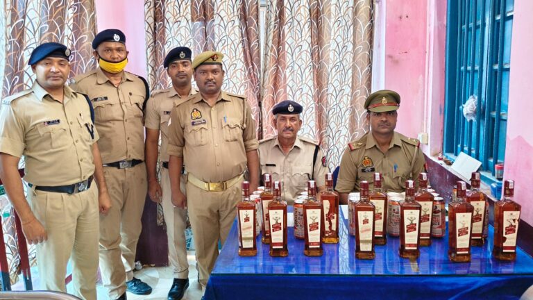 ऑपरेशन सतर्क के तहत दिलदारनगर रेलवे स्टेशन पर 21 लीटर अवैध अंग्रेजी शराब बरामद